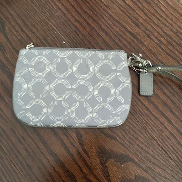 Coach mini Zip up wristlet - Picture 5 of 5